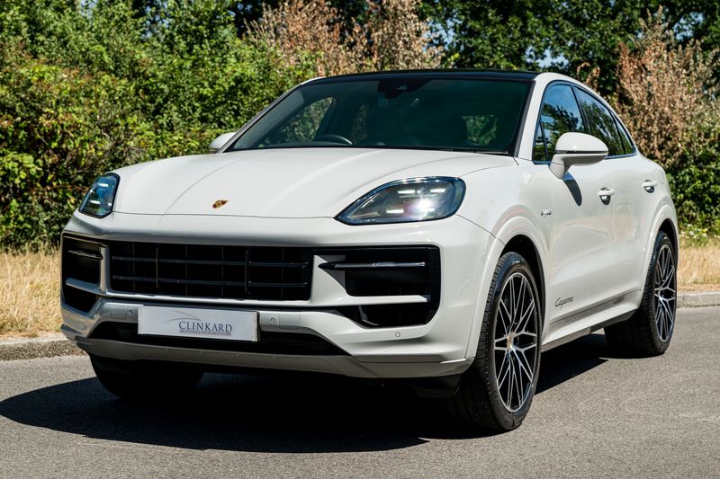Porsche Cayenne 3.0 V6 E-Hybrid Coupe Petrol Plug-in Hybrid 4WD (Facelift Model)