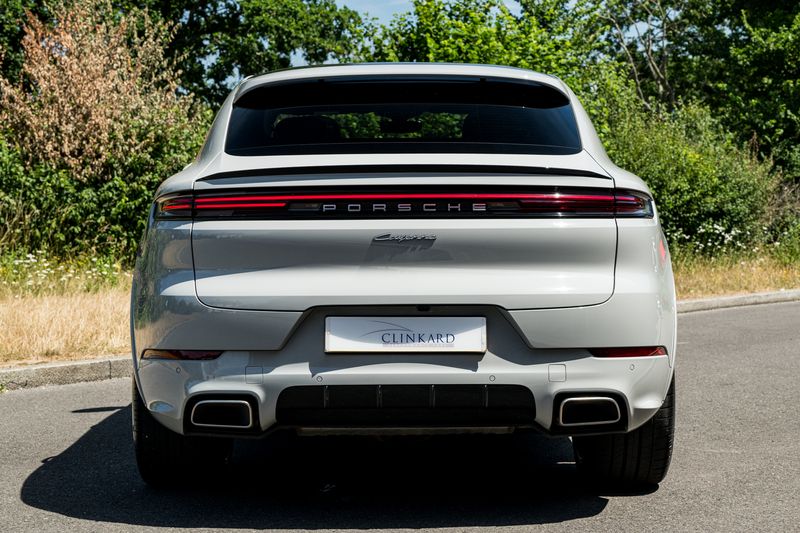 Porsche Cayenne 3.0 V6 E-Hybrid Coupe Petrol Plug-in Hybrid 4WD (Facelift Model)