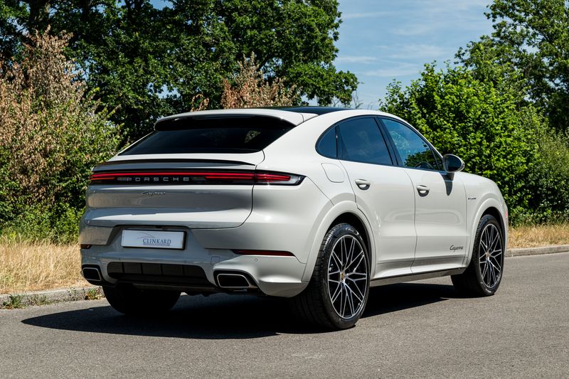 Porsche Cayenne 3.0 V6 E-Hybrid Coupe Petrol Plug-in Hybrid 4WD (Facelift Model)