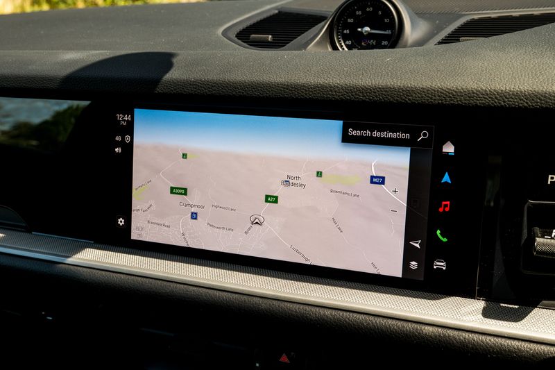 Porsche Cayenne 3.0 V6 E-Hybrid Coupe Petrol Plug-in Hybrid 4WD (Facelift Model)