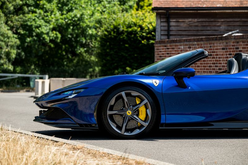 Ferrari SF90 Spider F1 DCT