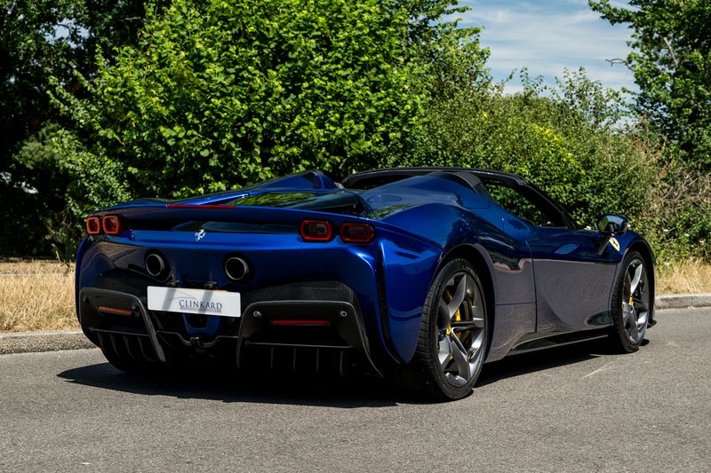 Ferrari SF90 Spider F1 DCT