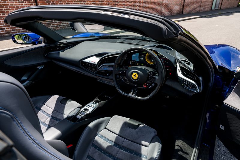 Ferrari SF90 Spider F1 DCT