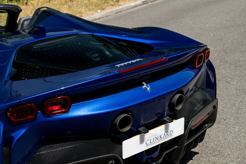 Ferrari SF90 Spider F1 DCT