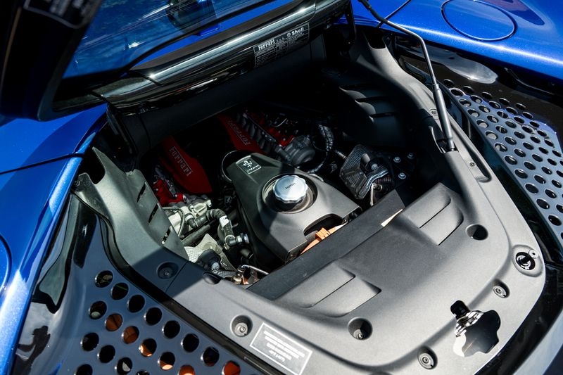 Ferrari SF90 Spider F1 DCT