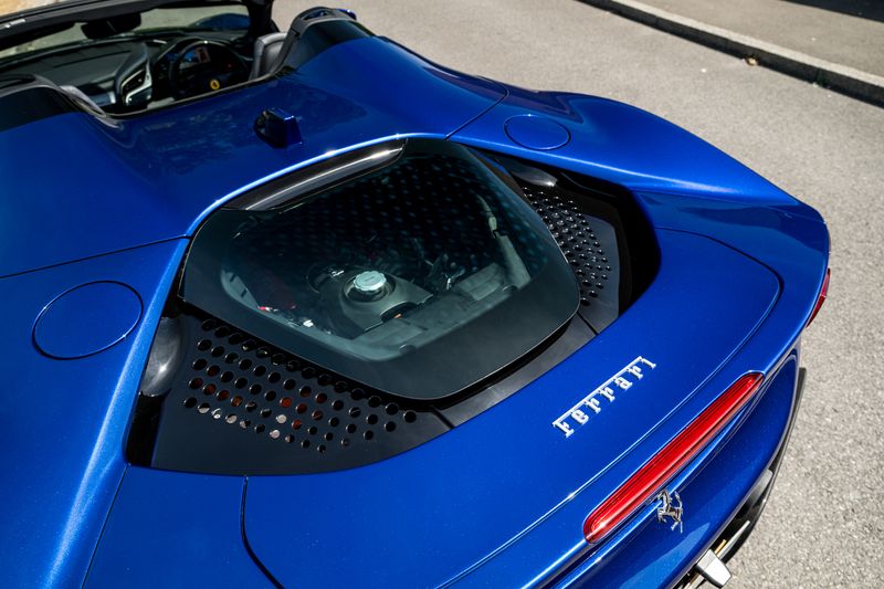 Ferrari SF90 Spider F1 DCT