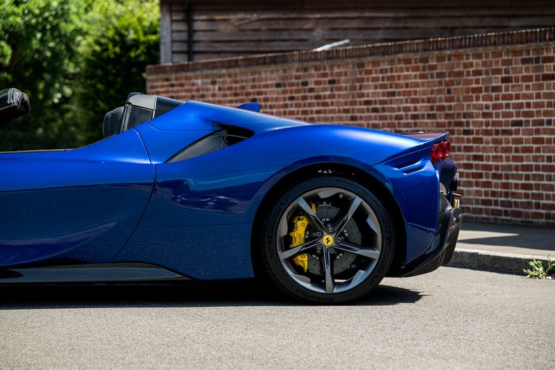 Ferrari SF90 Spider F1 DCT