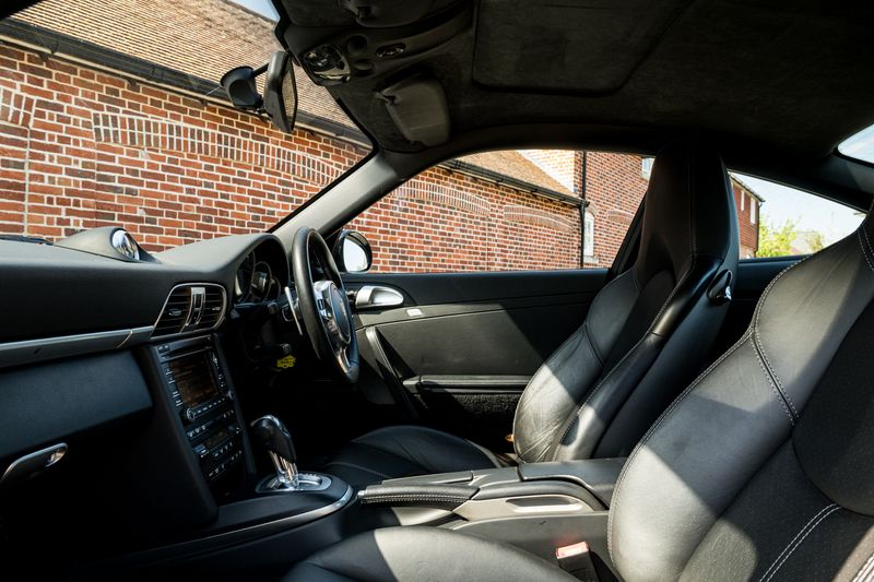 Porsche 911 (997.2) Carrera 4 GTS Coupe PDK AWD