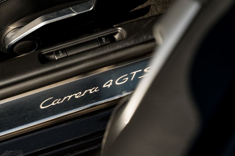 Porsche 911 (997.2) Carrera 4 GTS Coupe PDK AWD