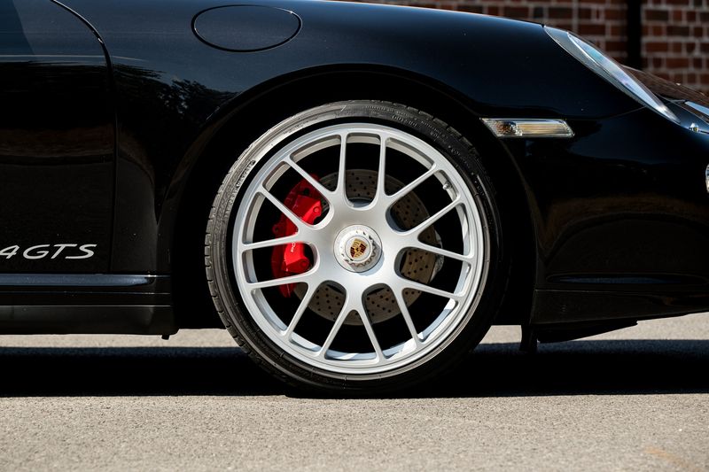 Porsche 911 (997.2) Carrera 4 GTS Coupe PDK AWD