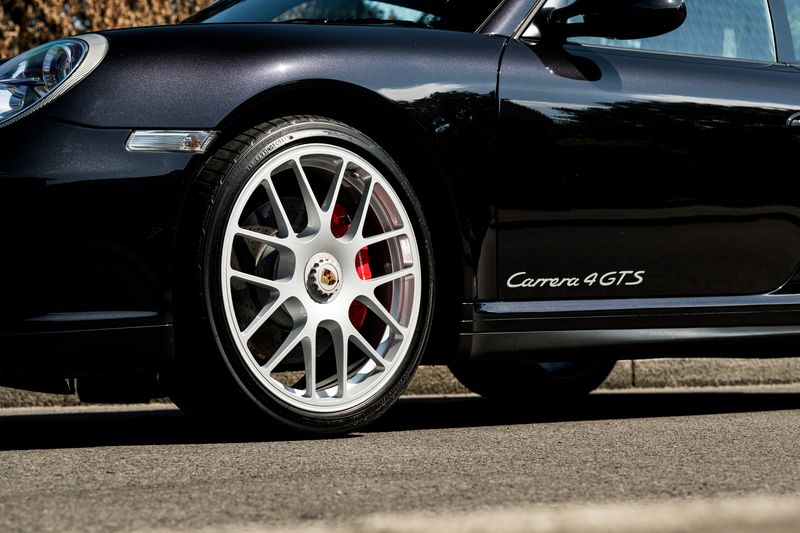 Porsche 911 (997.2) Carrera 4 GTS Coupe PDK AWD
