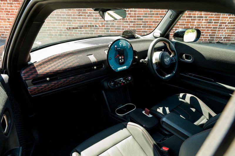 MINI Cooper 2.0 John Cooper Works Hatchback 3dr Petrol Auto (Level 3)
