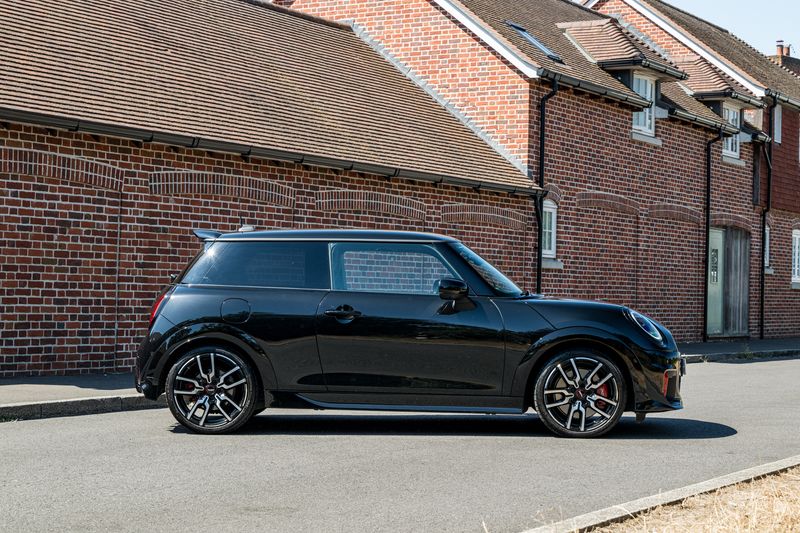 MINI Cooper 2.0 John Cooper Works Hatchback 3dr Petrol Auto (Level 3)