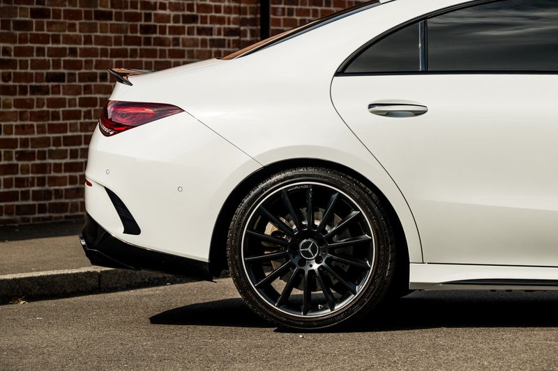 Mercedes-Benz CLA 2.0 CLA35 AMG (Premium Plus) Coupe