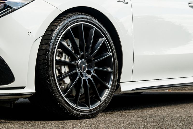 Mercedes-Benz CLA 2.0 CLA35 AMG (Premium Plus) Coupe