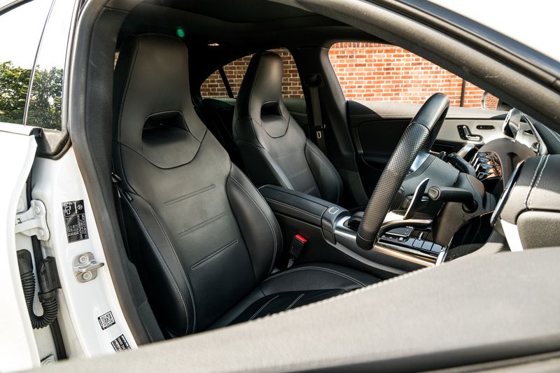 Mercedes-Benz CLA 2.0 CLA35 AMG (Premium Plus) Coupe