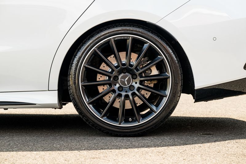 Mercedes-Benz CLA 2.0 CLA35 AMG (Premium Plus) Coupe