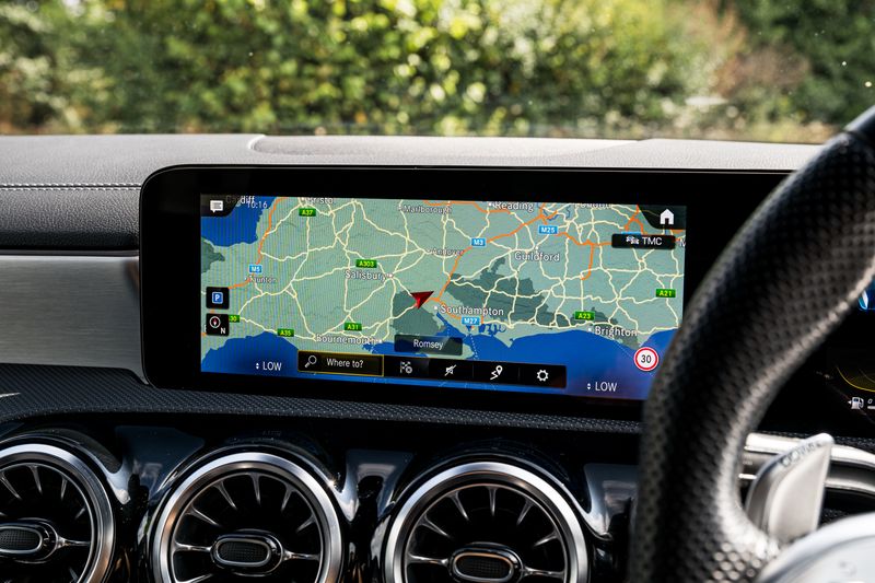 Mercedes-Benz CLA 2.0 CLA35 AMG (Premium Plus) Coupe
