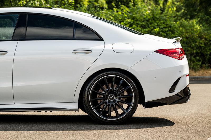 Mercedes-Benz CLA 2.0 CLA35 AMG (Premium Plus) Coupe