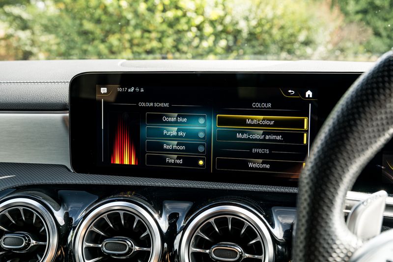 Mercedes-Benz CLA 2.0 CLA35 AMG (Premium Plus) Coupe