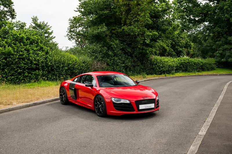Audi R8 5.2 FSI V10 Quattro (Manual)