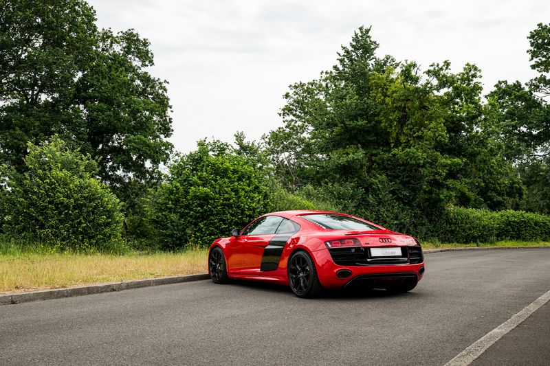 Audi R8 5.2 FSI V10 Quattro (Manual)
