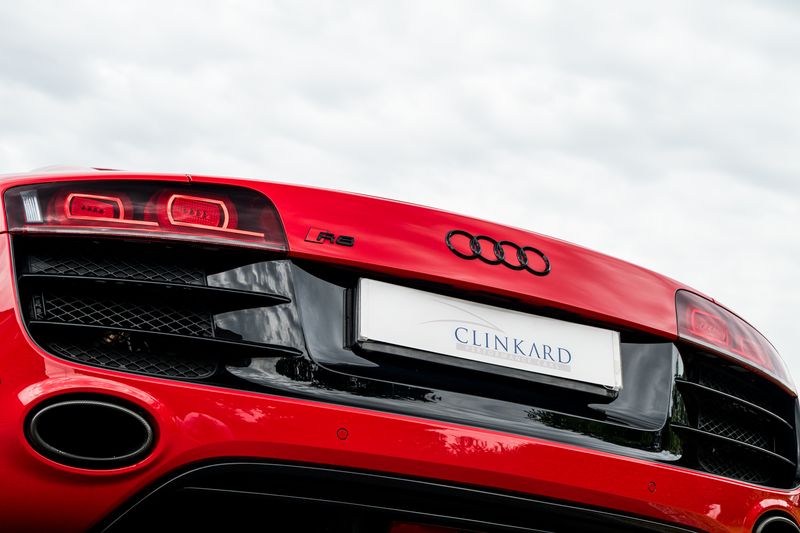 Audi R8 5.2 FSI V10 Quattro (Manual)