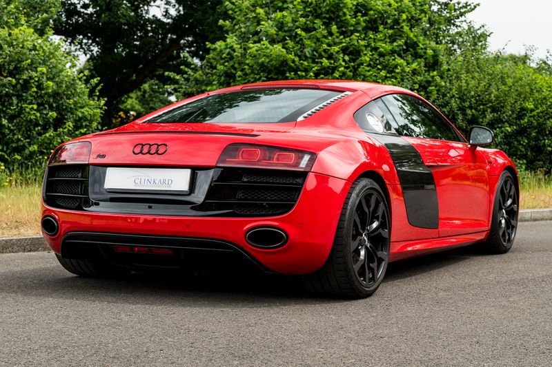 Audi R8 5.2 FSI V10 Quattro (Manual)