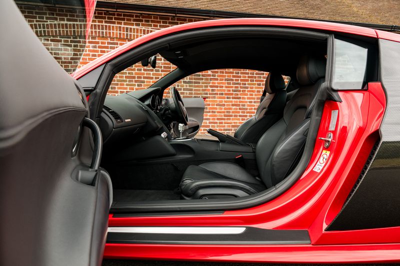 Audi R8 5.2 FSI V10 Quattro (Manual)