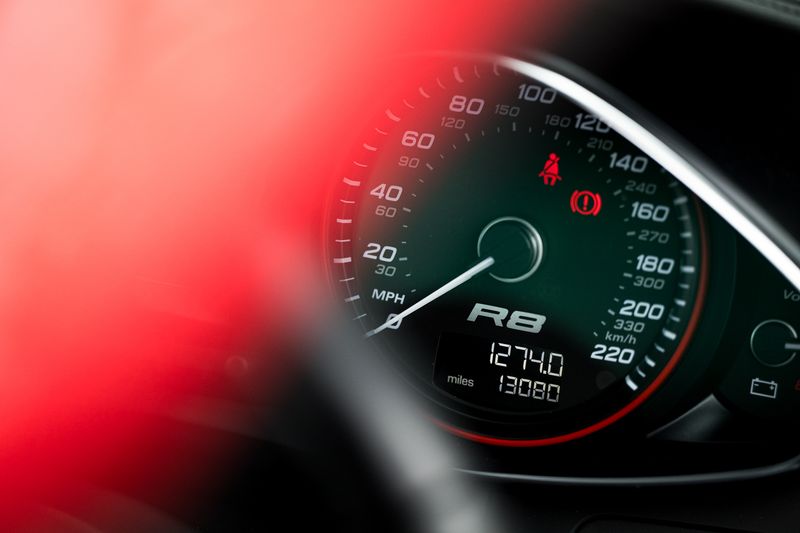 Audi R8 5.2 FSI V10 Quattro (Manual)