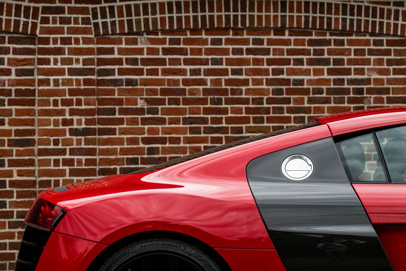 Audi R8 5.2 FSI V10 Quattro (Manual)
