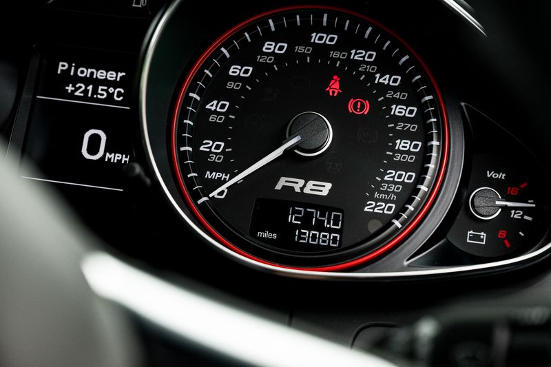 Audi R8 5.2 FSI V10 Quattro (Manual)