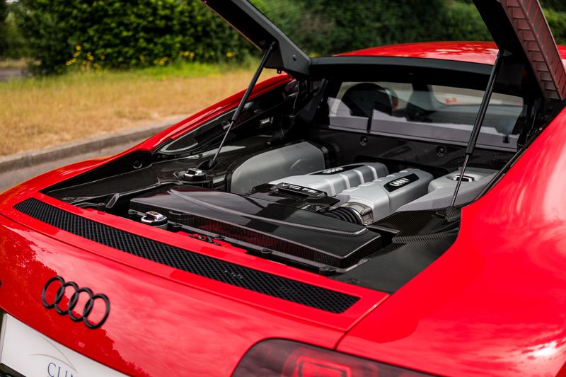 Audi R8 5.2 FSI V10 Quattro (Manual)