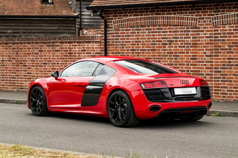 Audi R8 5.2 FSI V10 Quattro (Manual)