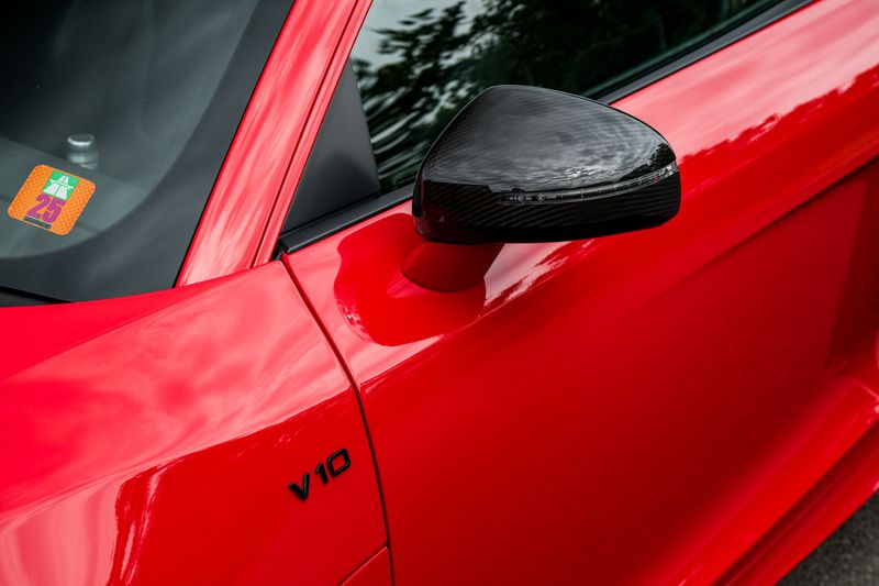 Audi R8 5.2 FSI V10 Quattro (Manual)