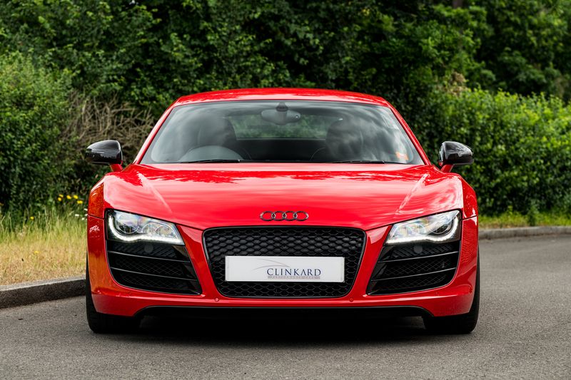 Audi R8 5.2 FSI V10 Quattro (Manual)