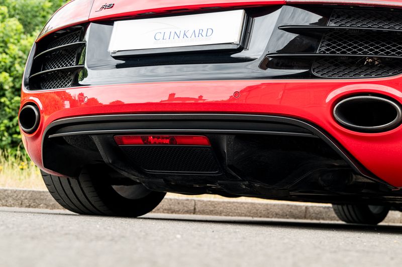 Audi R8 5.2 FSI V10 Quattro (Manual)