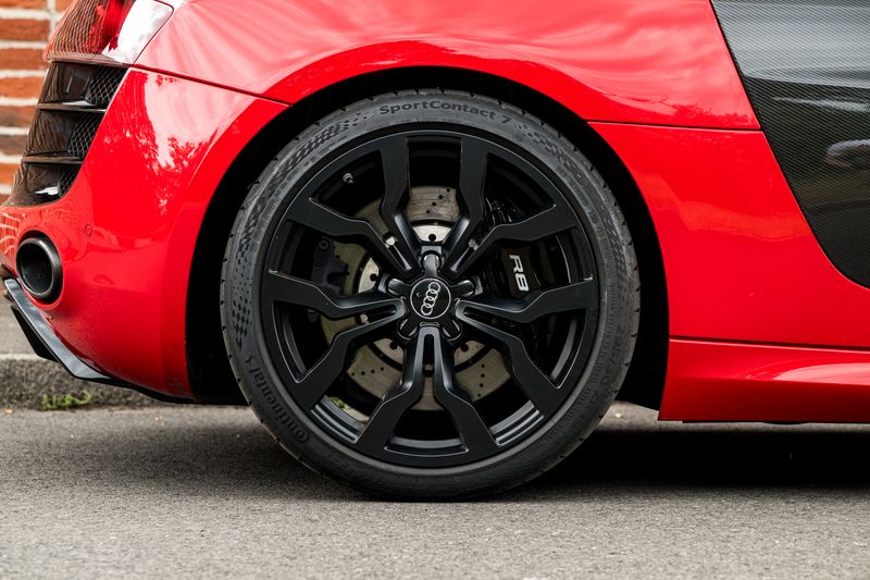 Audi R8 5.2 FSI V10 Quattro (Manual)