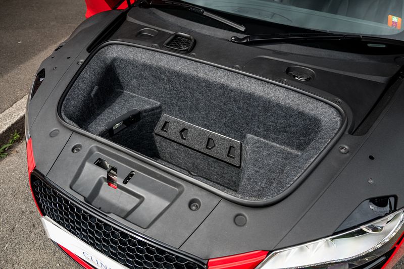Audi R8 5.2 FSI V10 Quattro (Manual)