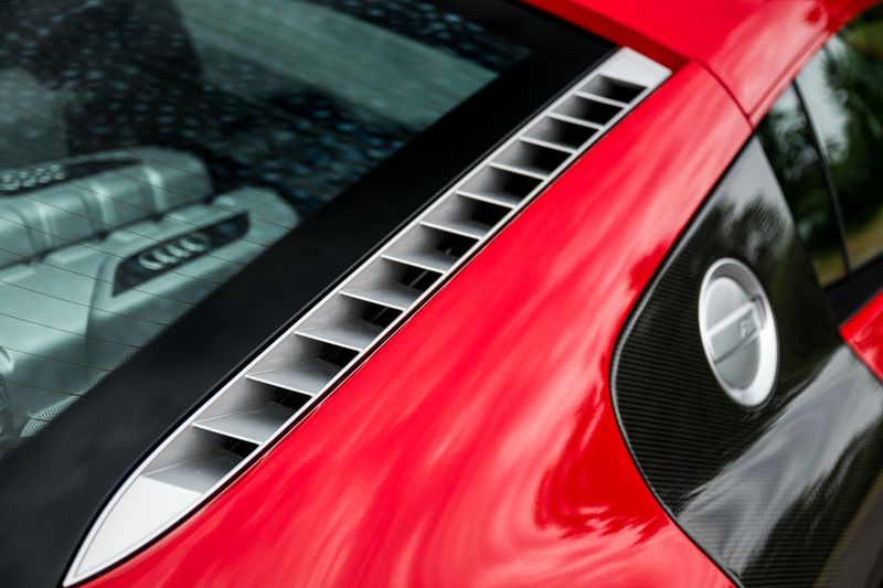 Audi R8 5.2 FSI V10 Quattro (Manual)