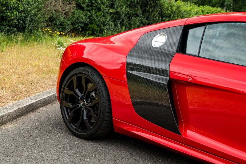 Audi R8 5.2 FSI V10 Quattro (Manual)