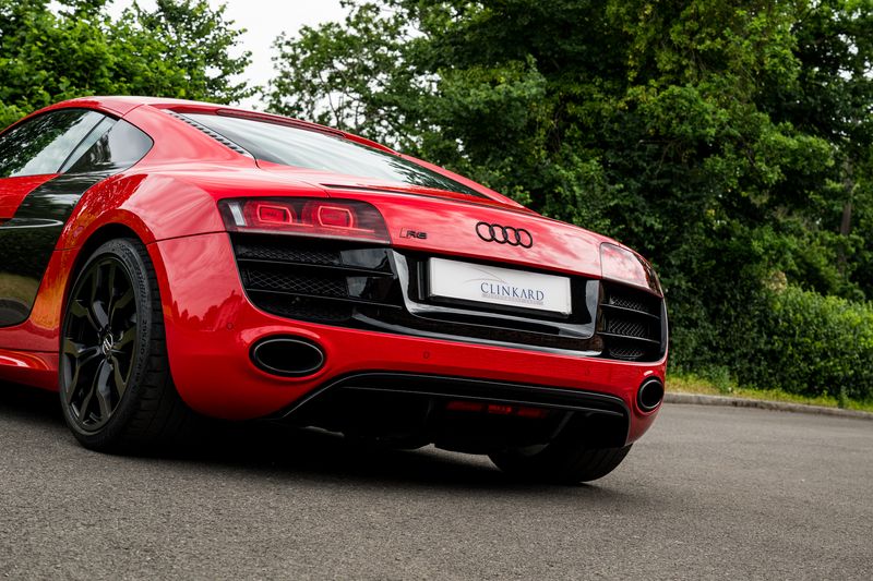 Audi R8 5.2 FSI V10 Quattro (Manual)