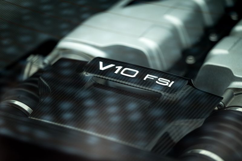 Audi R8 5.2 FSI V10 Quattro (Manual)