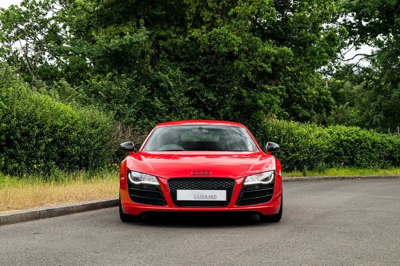 Audi R8 5.2 FSI V10 Quattro (Manual)