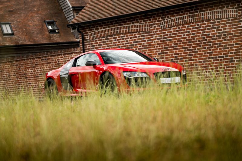 Audi R8 5.2 FSI V10 Quattro (Manual)