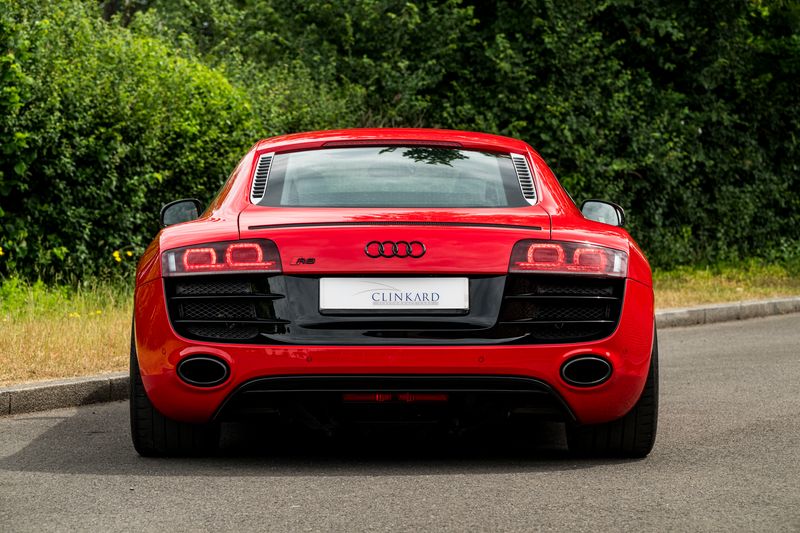 Audi R8 5.2 FSI V10 Quattro (Manual)