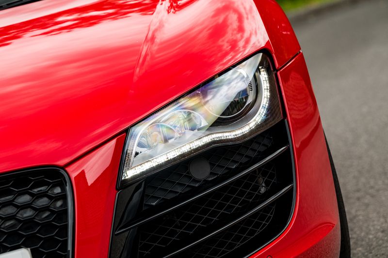 Audi R8 5.2 FSI V10 Quattro (Manual)