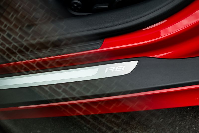 Audi R8 5.2 FSI V10 Quattro (Manual)