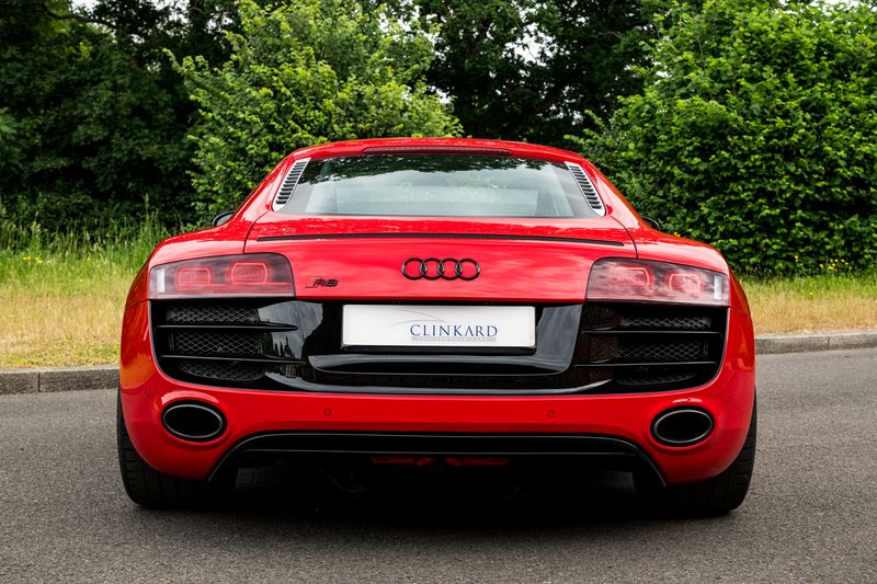 Audi R8 5.2 FSI V10 Quattro (Manual)