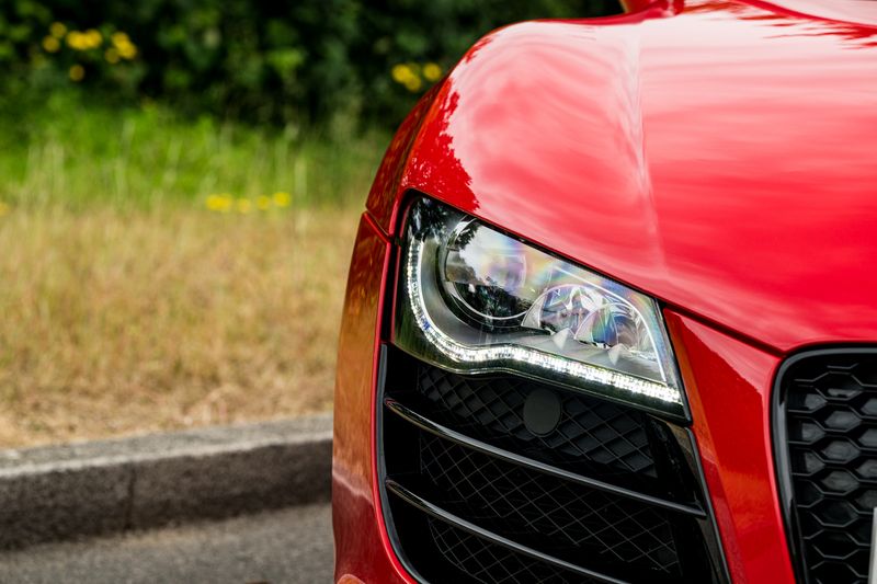 Audi R8 5.2 FSI V10 Quattro (Manual)